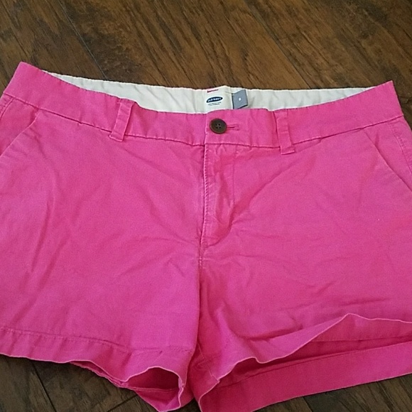 Old navy shorts - Picture 1 of 3